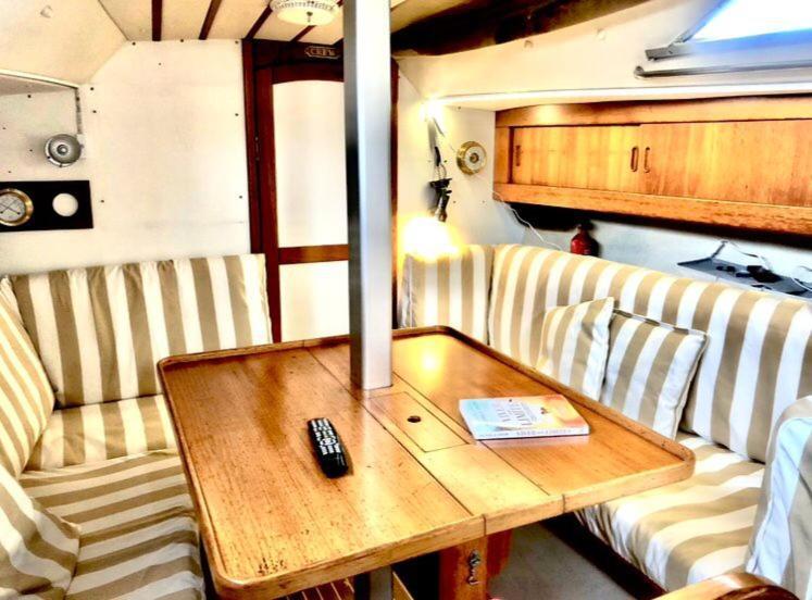 Casa Veleiro Shalom Hotel ปอนตาเดลกาดา ภายนอก รูปภาพ